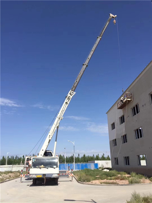 平桥区“轻装强干”—— 吊车的 “轻量化臂架” 技术